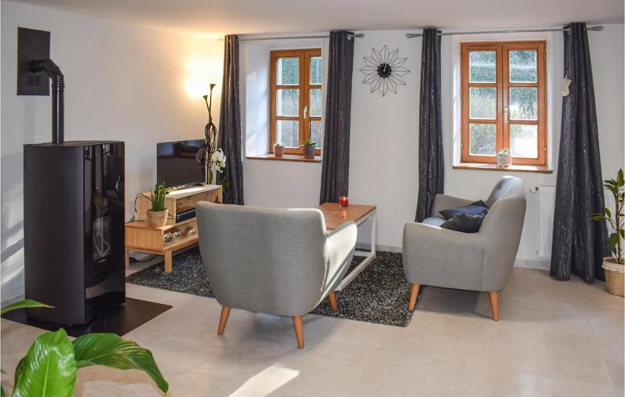 Сasa de vacaciones Lovely Home In Tremeven With Wifi Francia