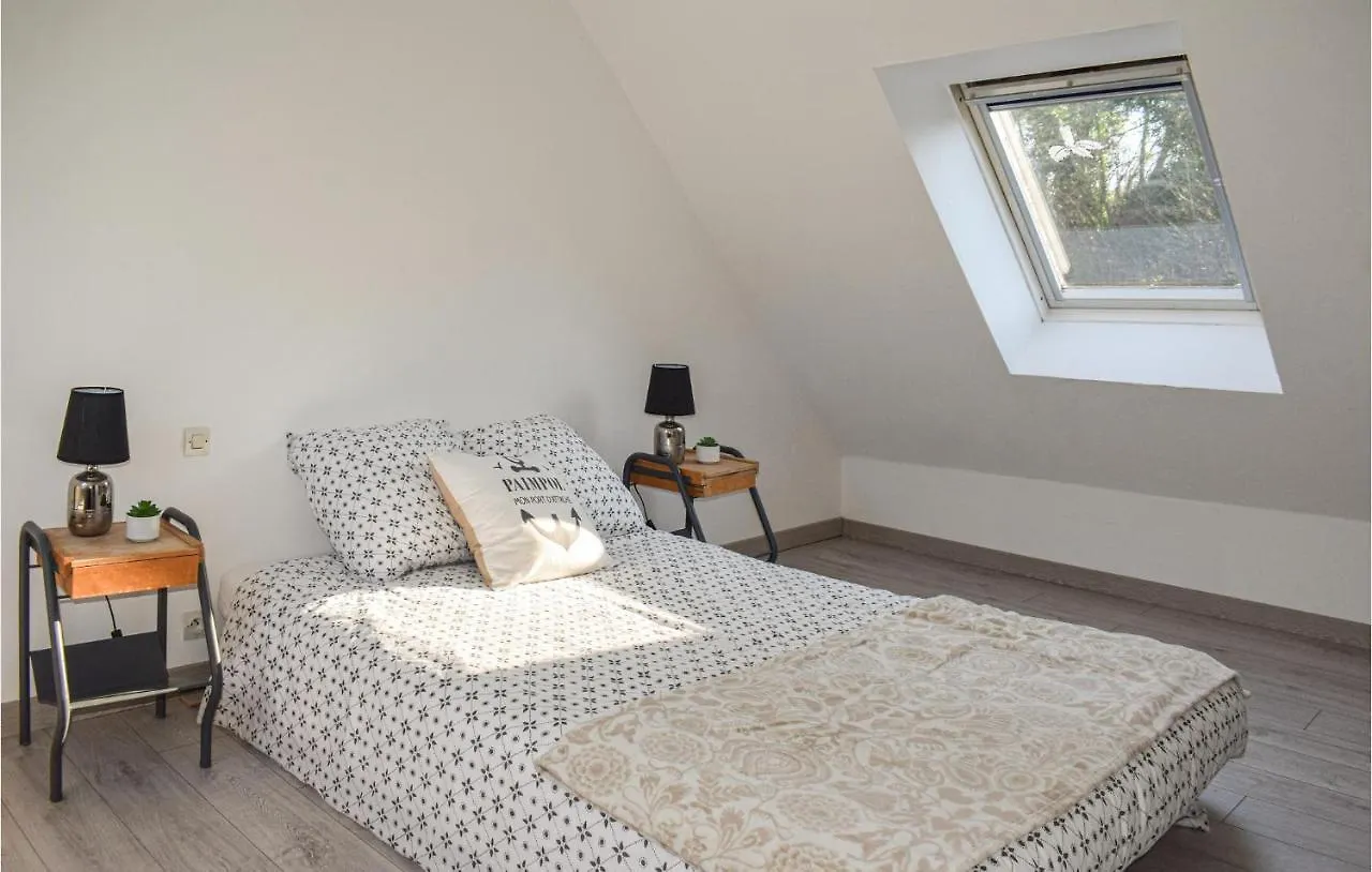 Lovely Home In Tremeven With Wifi
